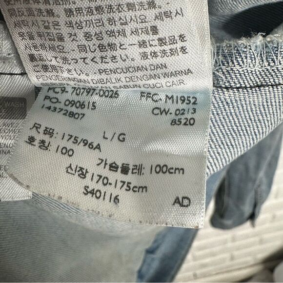 Levi's Boyfriend Trucker Jacket Denim Worn in size Large - Picture 10 of 10